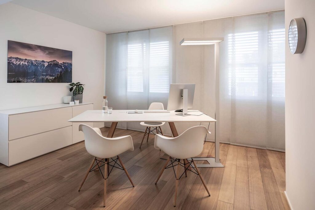 Arztzimmer | Kardiologische Praxis Innsbruck, Dr. Schwarzl Arztzimmer | Kardiologische Praxis Innsbruck, Dr. Schwarzl