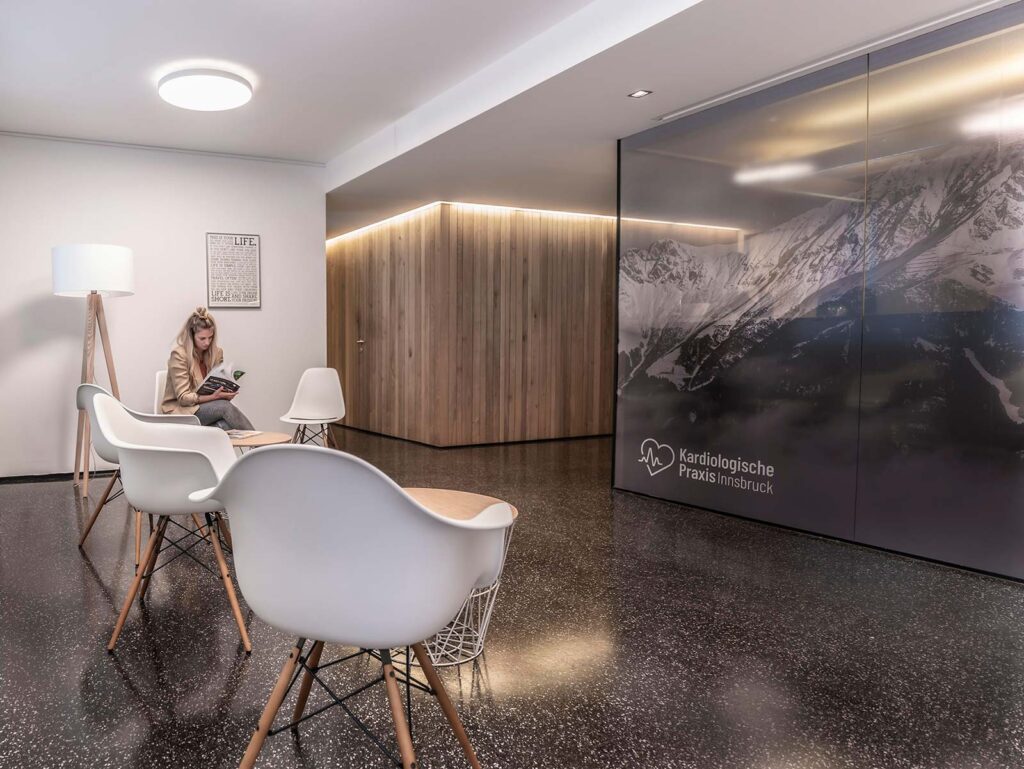 Wartezimmer | Kardiologische Praxis Innsbruck, Dr. Schwarzl Wartezimmer | Kardiologische Praxis Innsbruck, Dr. Schwarzl