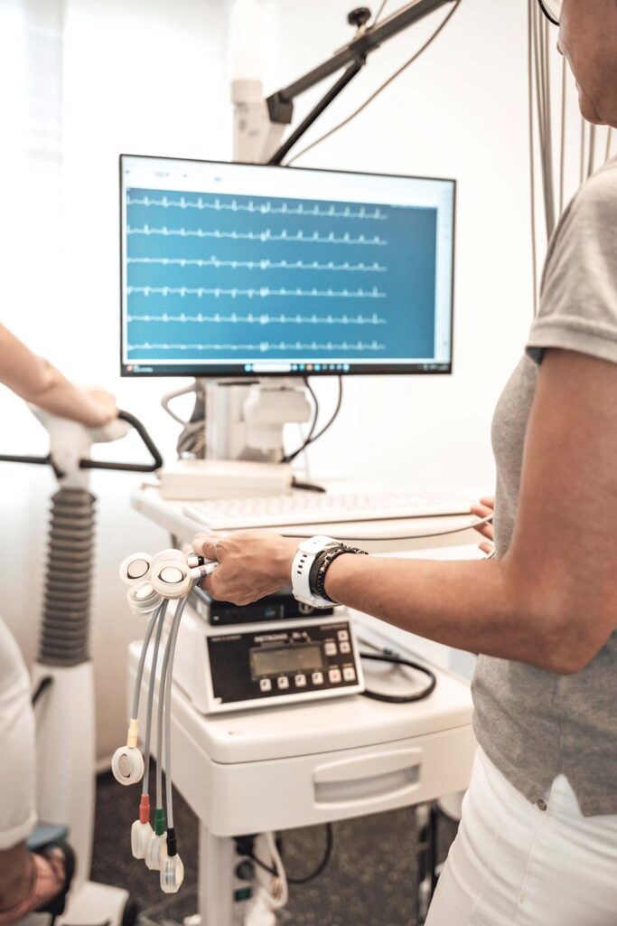 Untersuchung | Kardiologische Praxis Innsbruck, Dr. Schwarzl Untersuchung | Kardiologische Praxis Innsbruck, Dr. Schwarzl